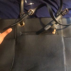 BRAND NEW BLACK HANDBAG